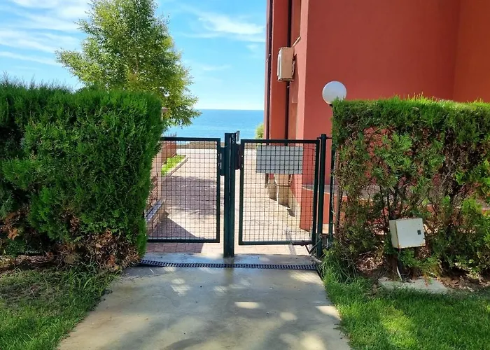 Oasis Deluxe By The Sea Daire