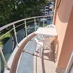 Apartment Oasis Deluxe By The Sea